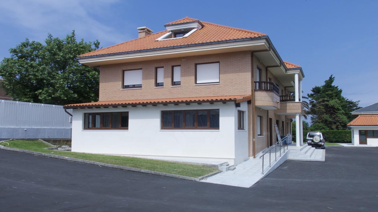 Apartamentos La Canal Сото-де-ла-Марина Экстерьер фото
